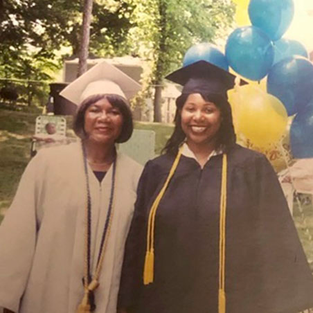 Dana Hines ‘00 